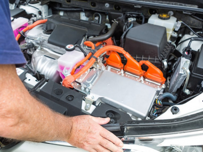 Votre garage peut-il réparer la batterie de votre voiture électrique ?